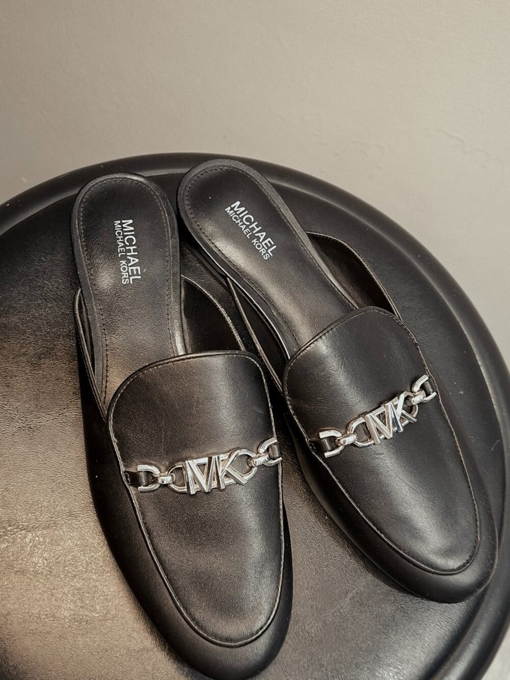 Michael Kors Tiffanie Leather Mule Flat Slippers - Picture 3 of 3